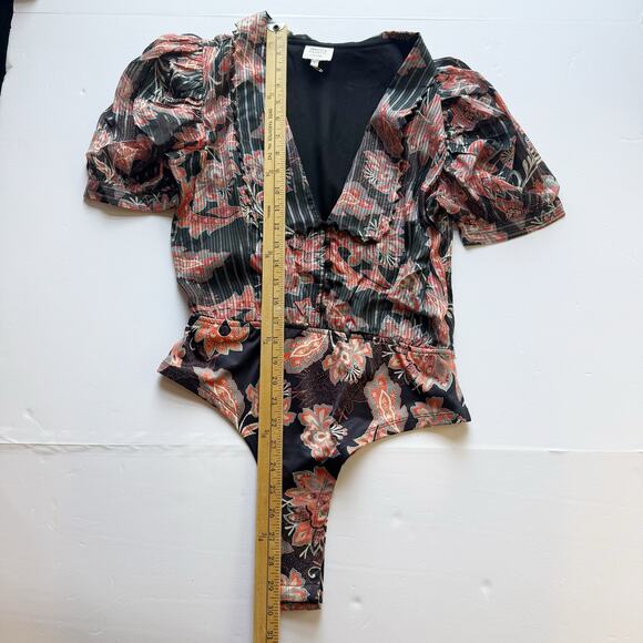 Hemant & Nandita x REVOLVE Zoie Bodysuit Women’s M Black Floral V-Neck black - Picture 15 of 16